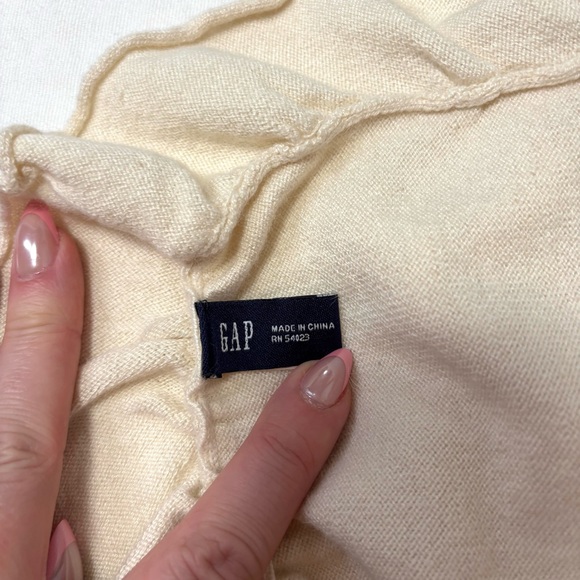 GAP Scarf Cream Soft One Size - Picture 5 of 6